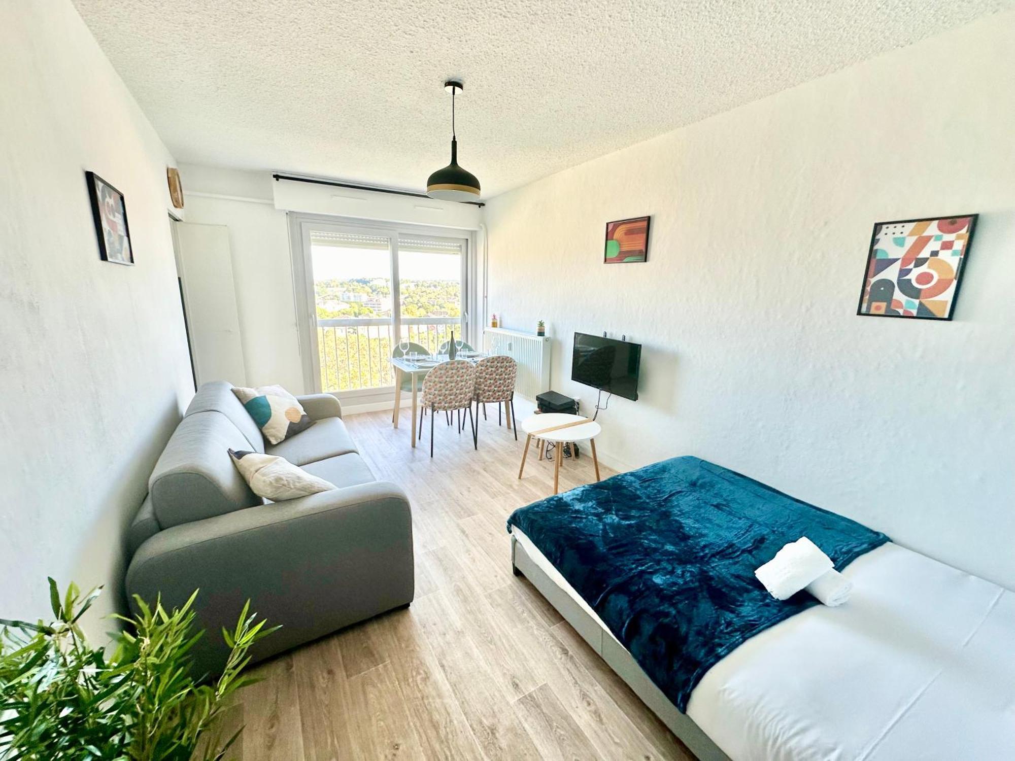 Le Baudin Avec Vue Sur Limoges Apartment Exterior photo