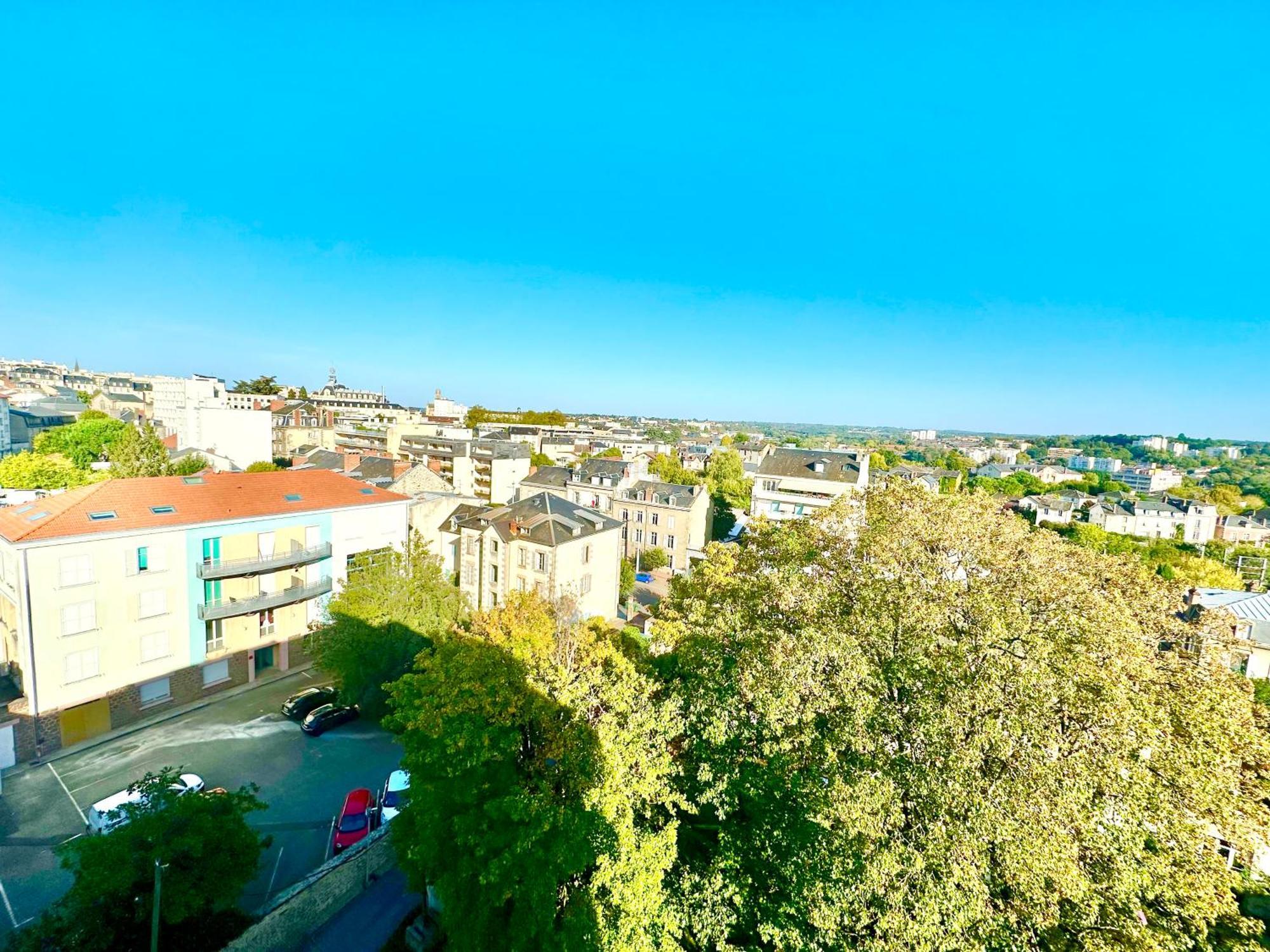 Le Baudin Avec Vue Sur Limoges Apartment Exterior photo